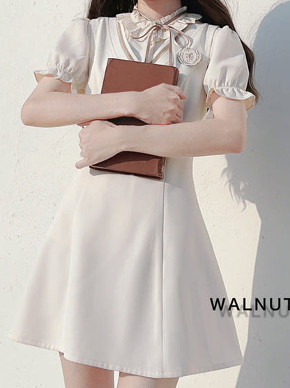 Stil Kleid Ärmel V-Ausschnitt Emblem Shirt Abzeichen Preppy Ribbon + Puff Rüsche