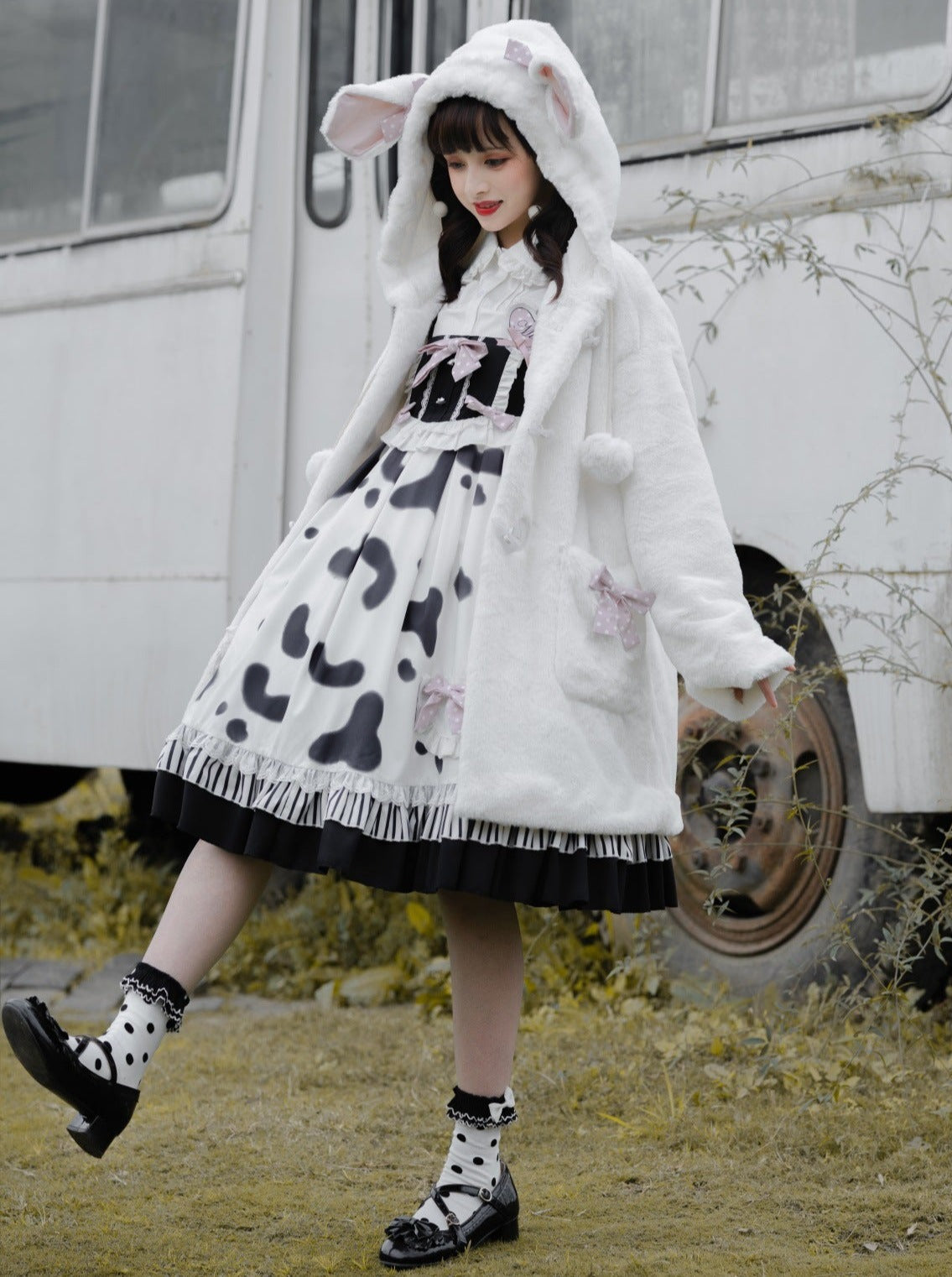 Hosenträger Kuh Bluse Rock Pelz + Mantel