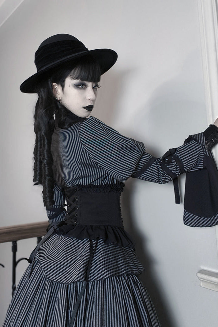 gestreiftes Hemd dunkel + Rock Zwickel-Ärmel Korsett Reservierungen