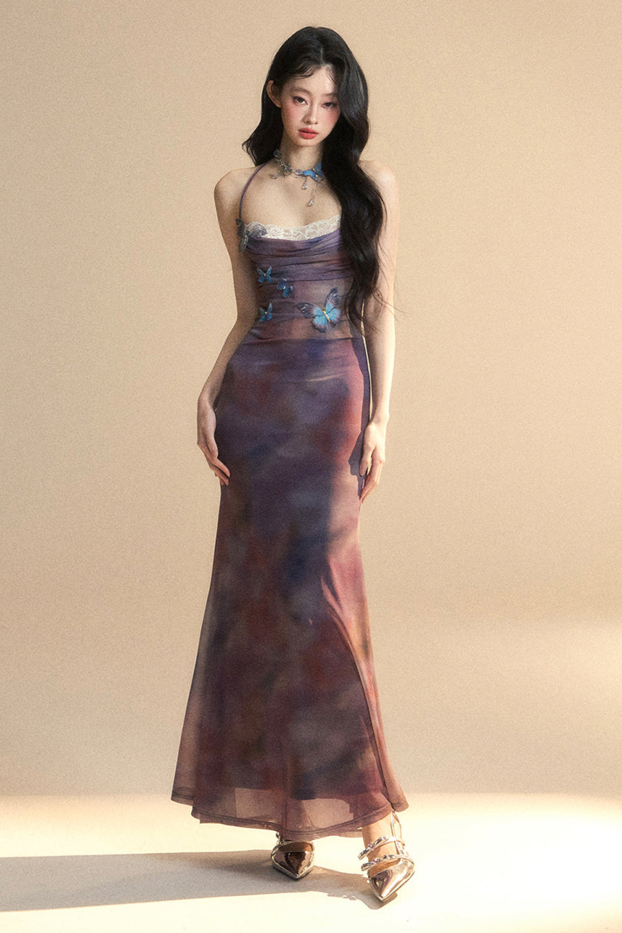 Eng anliegendes One-Shoulder-Spitzenkleid