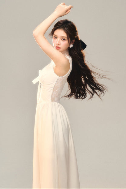 Französisches weißes rückenfreies Premium-Kleid