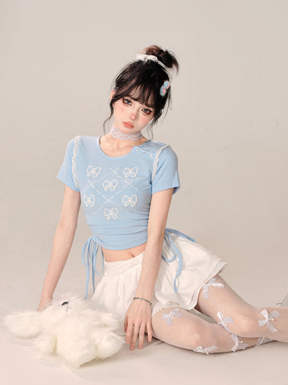 Süßes, schmales Top mit Schleife und kurzer Passform