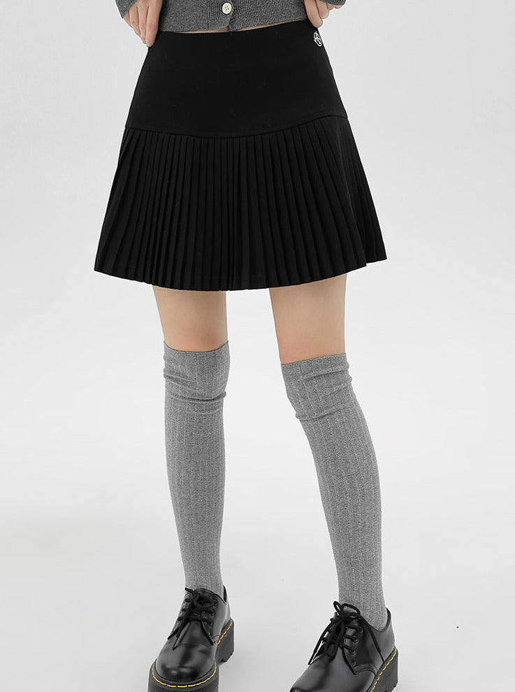 ブラックAラインプリーツスカート