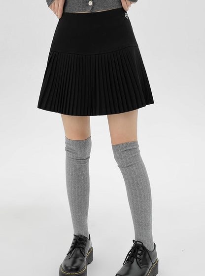 ブラックAラインプリーツスカート