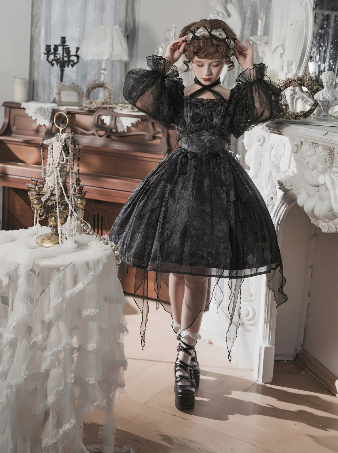 Dunkles Kleid Kleine Gothic Lolita Prinzessin