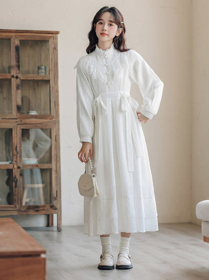 Spitzenkleid aus China mit Schleife in der Taille