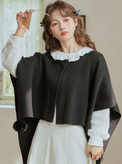 ファーケープ、マント、ポンポン