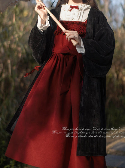 Rose Weave Suspender + Innershirt Feather + White Dress Poem Corsage + Red Ruffle Ruffle Retro Rose Jacket