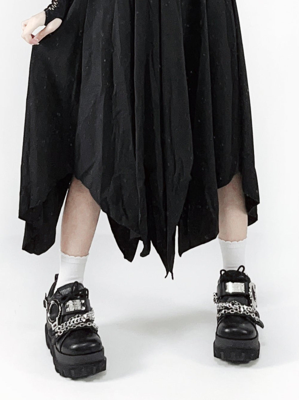 シューズ カフ ハンド プラットフォーム メタル ダーク