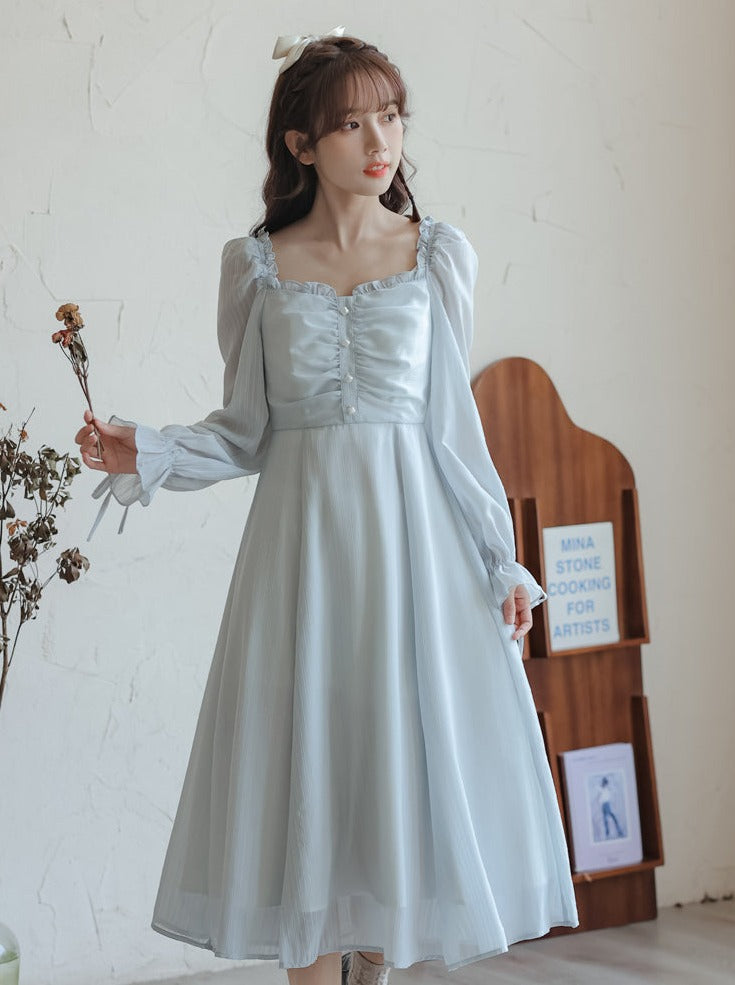 Robe de style féerique à col carré doux français