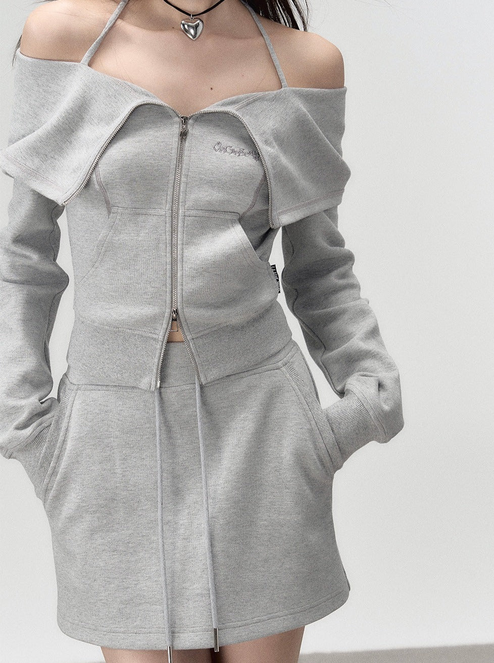 Off-Shoulder + Träger-Sweatshirtrock mit Reißverschluss