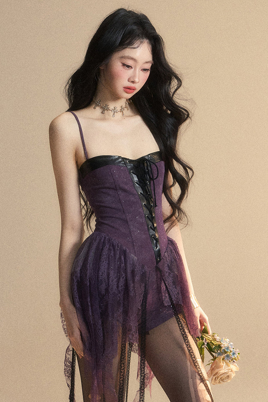 Kleid Dark Neckholder Spitze Französisch