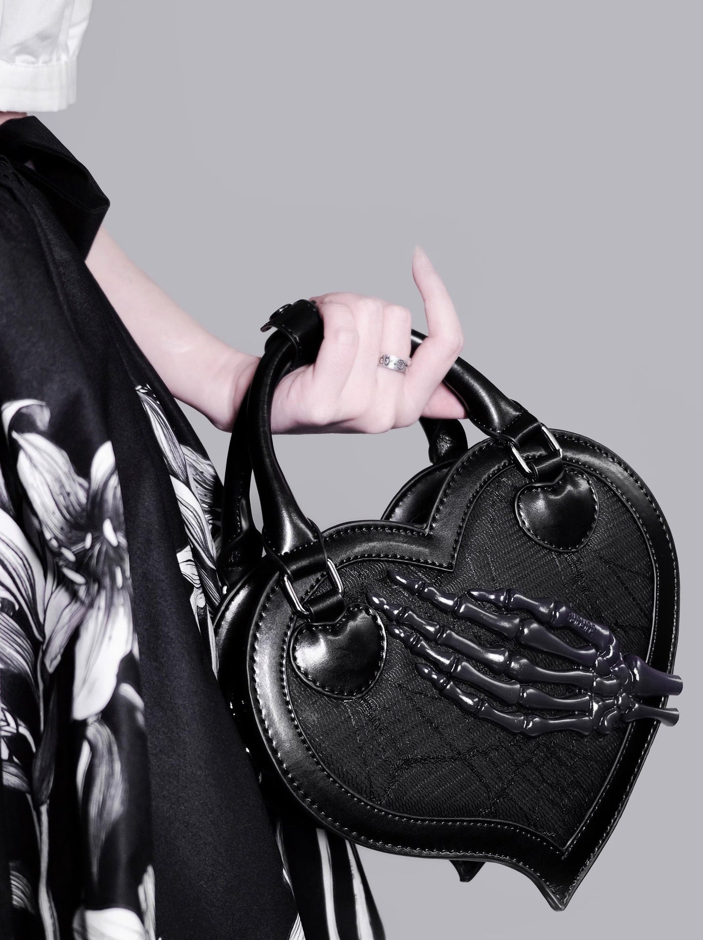 ハートトワイライトインビテーションクロウスカルバッグ