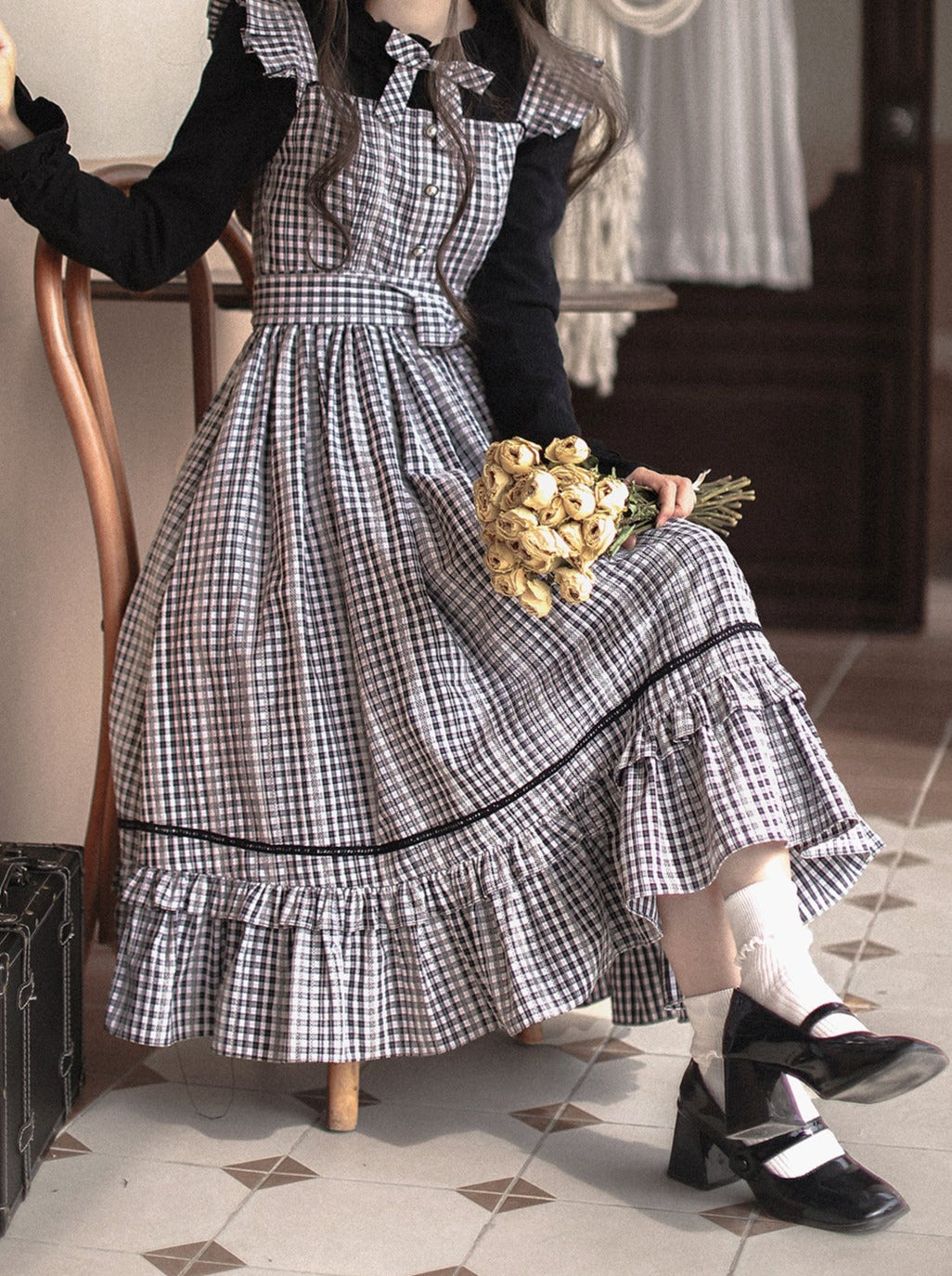 ラッフルフリルスカートサスペンダー+トップチェック
