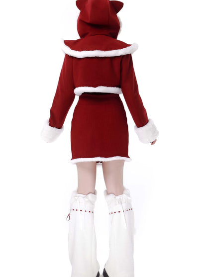 Nyar Story Court Mantoner Leg Warmer + Off -Shoulder Dress