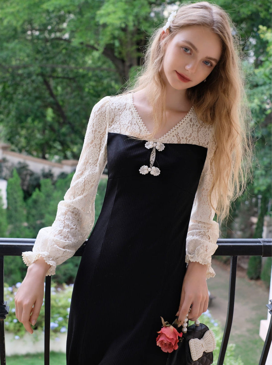 Robe noire en dentelle de Chine à épissure et col en V rétro