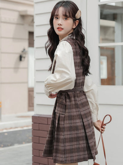 Karierter Rock, Schleifenhemd + Hosenträger