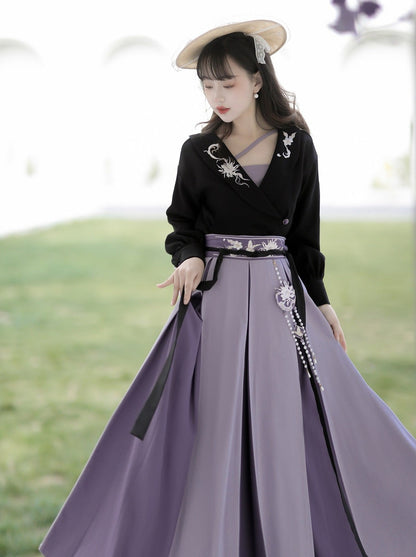 Bluse Langer Dunkler Rock Plissee Blume