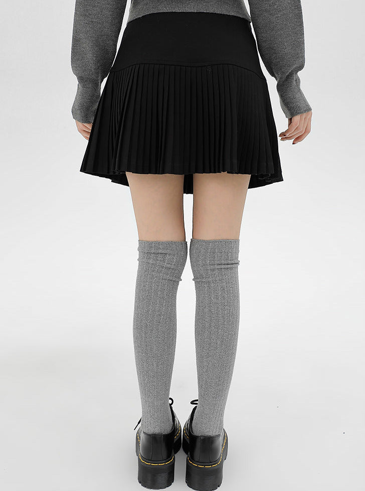 ブラックAラインプリーツスカート