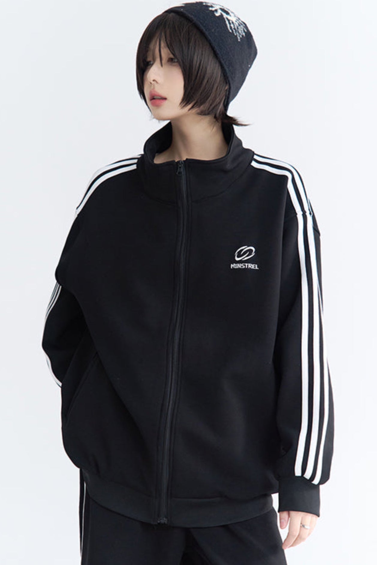 ミュージアムスタイルパンツとセットアップジップジャケット