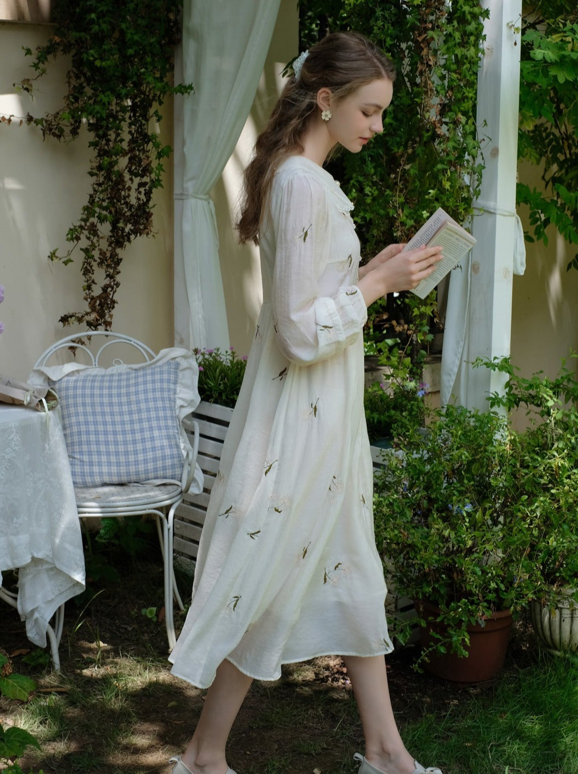 優しいベビーフラワーフレンチスタイルドレス