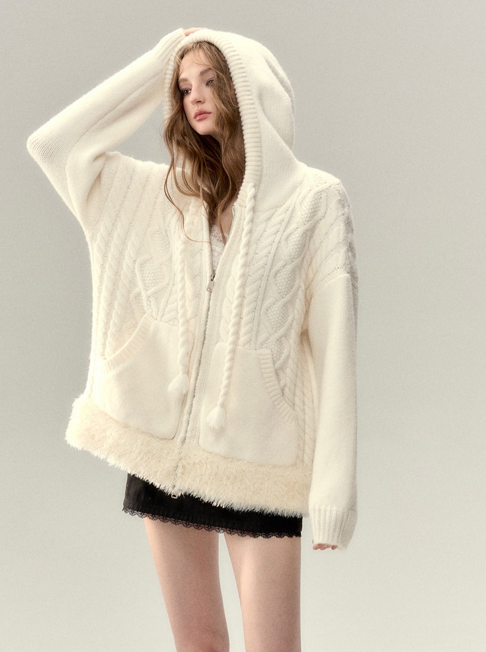 Kapuzenpullover mit Zopfmuster und Reißverschluss