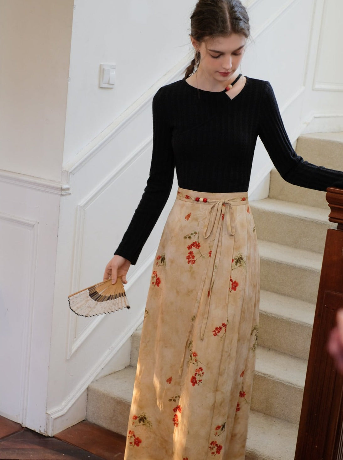 Blumenoberteil, langer asymmetrischer Schlitzrock