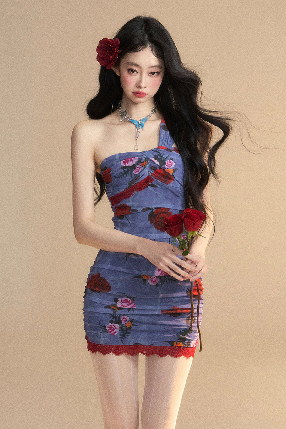 Enges Kleid Blume Retro Eleganz