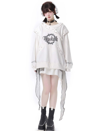 Trainingsanzug mit Ösen-Trainer im Dark Soon-Printdesign + Elegula-Rock aus Spitze