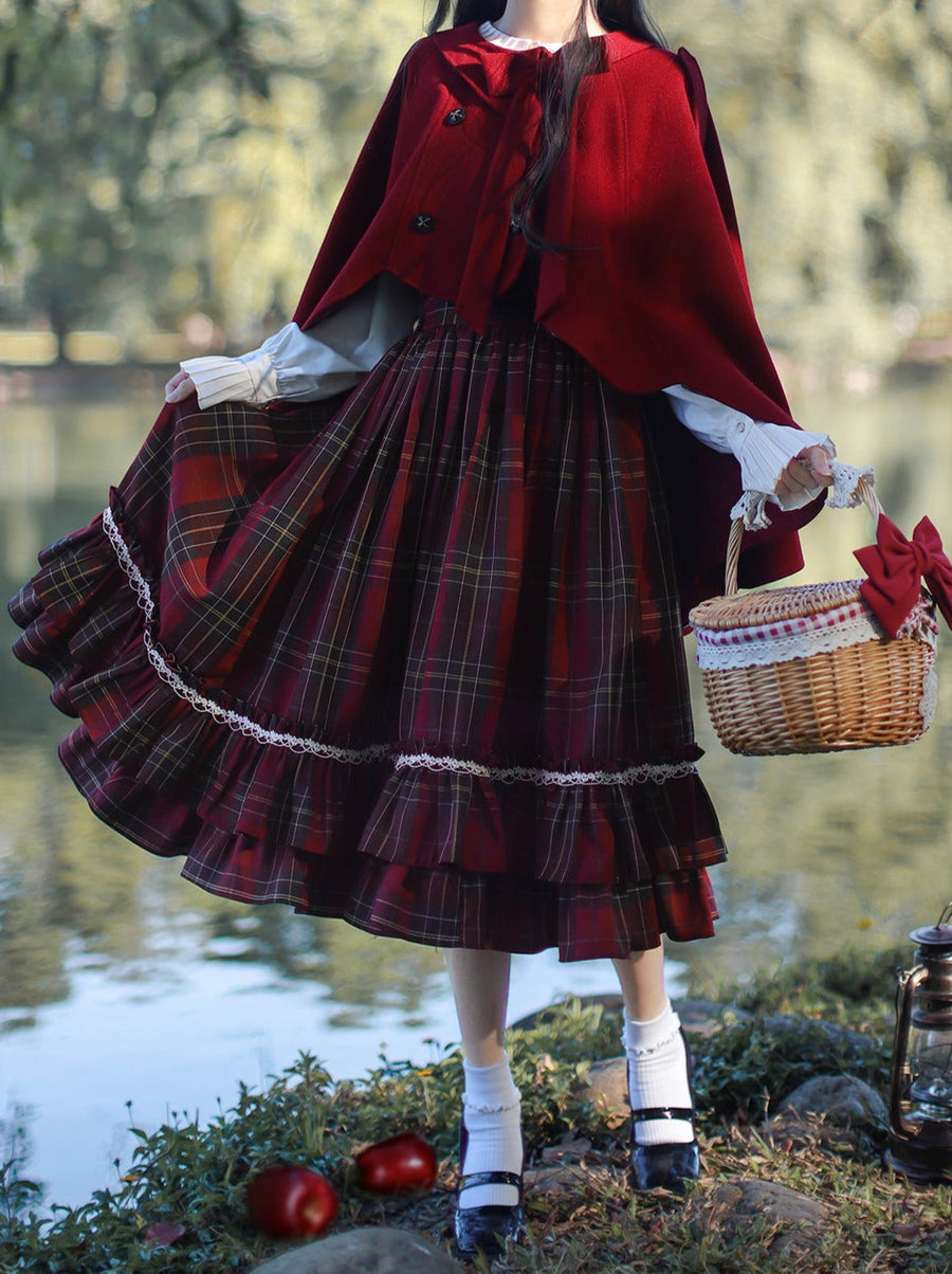 Chemise Petite Robe Rouge Plissée à Volants Foulard Tête Montante Ruban Manteau Capuche Col à Carreaux Cape