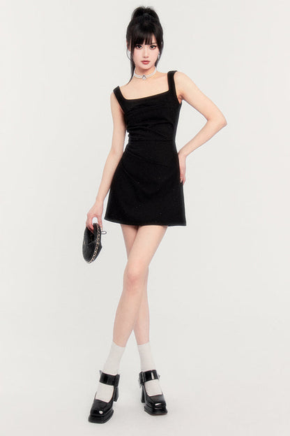 Neckholder-Kleid mit französischem, quadratischem Ausschnitt