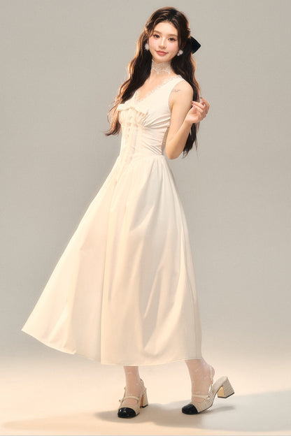 Französisches weißes rückenfreies Premium-Kleid