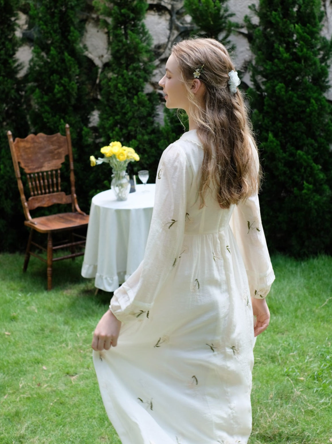 優しいベビーフラワーフレンチスタイルドレス