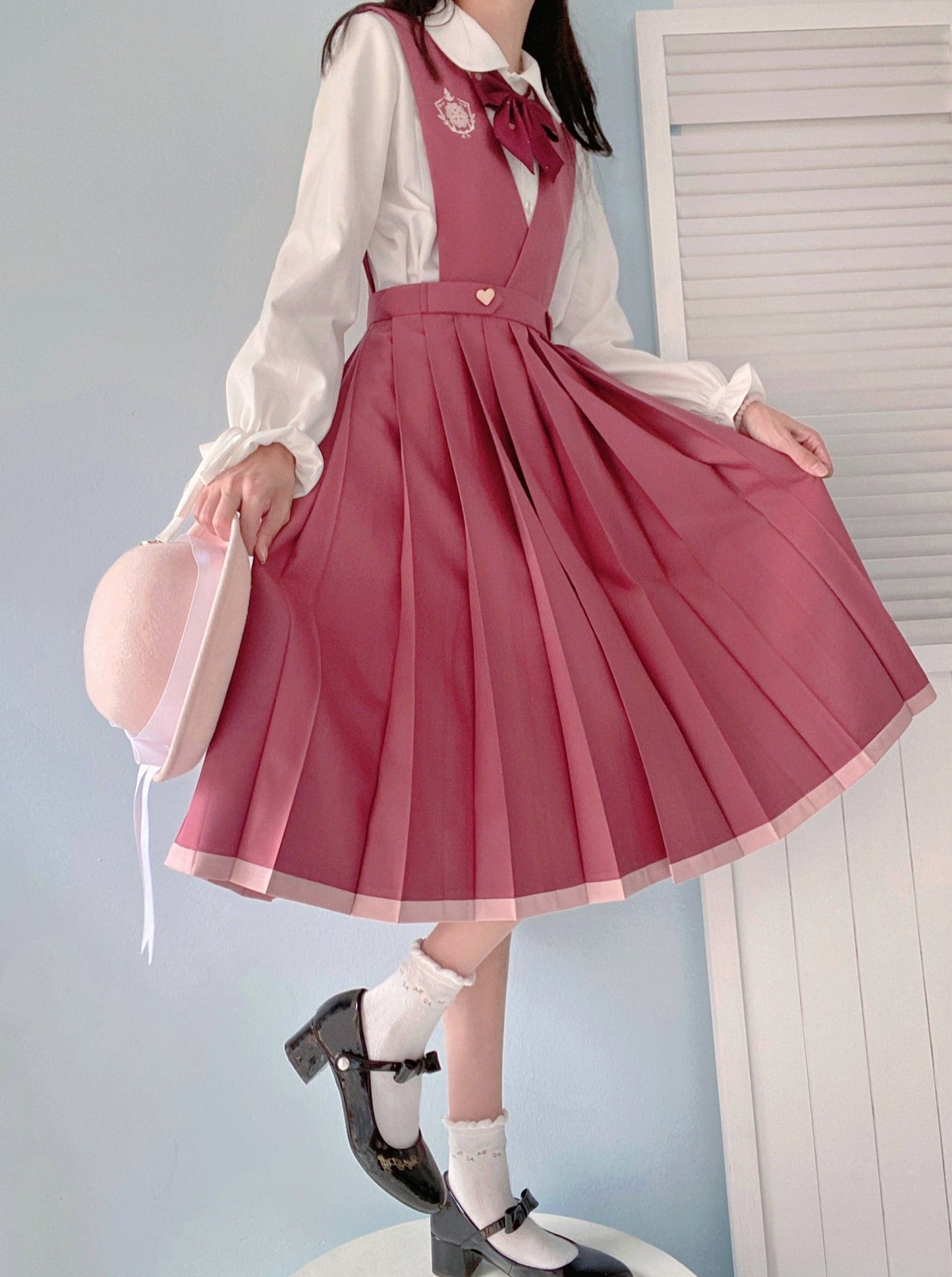 College Retro Setup Girl