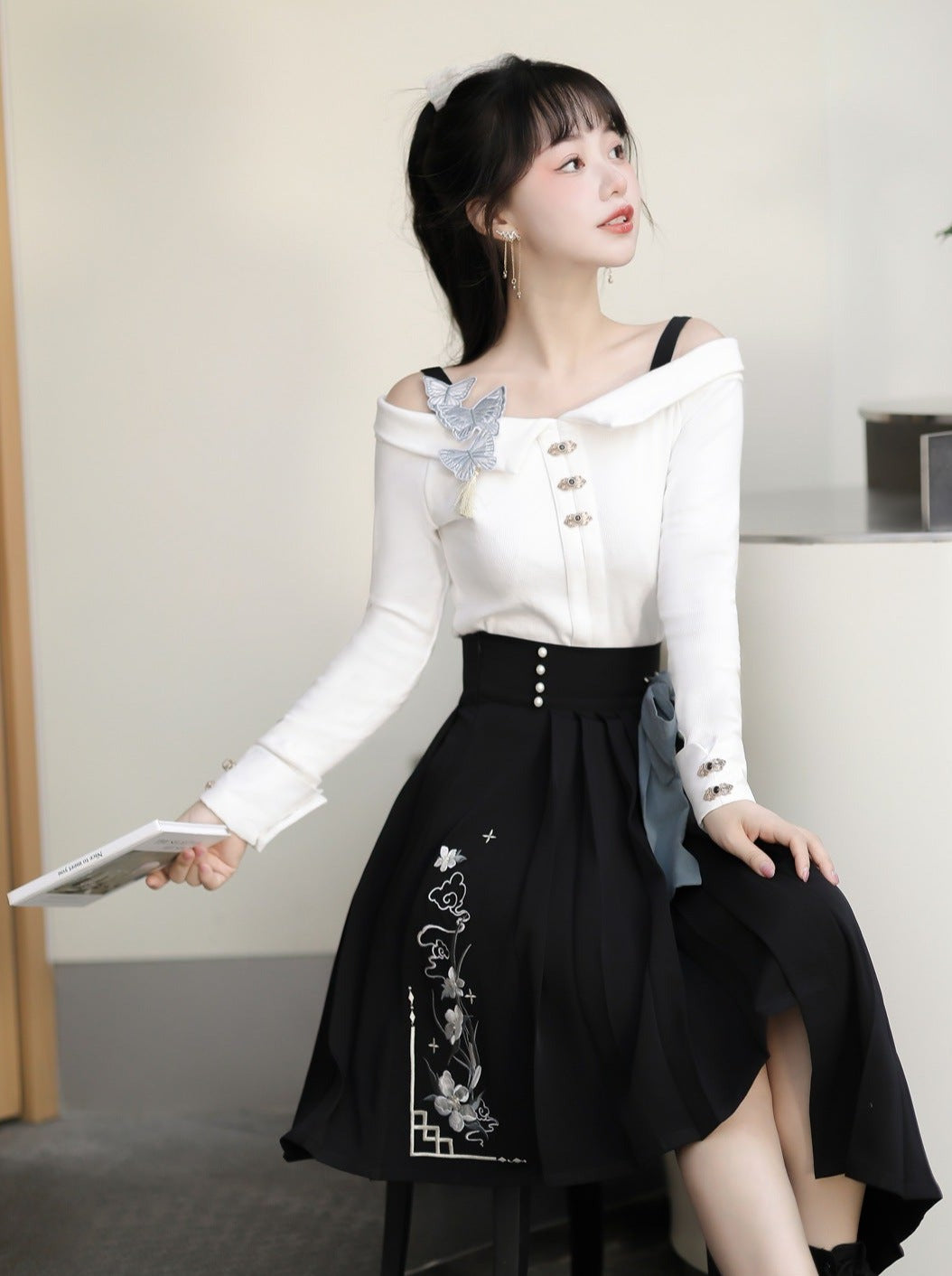 Top Schnalle Taille Asymmetrische Rock + Große Schleife Off-Shoulder China Hohe