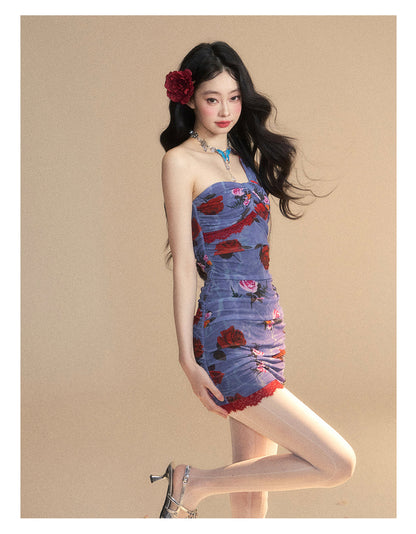 Enges Kleid Blume Retro Eleganz