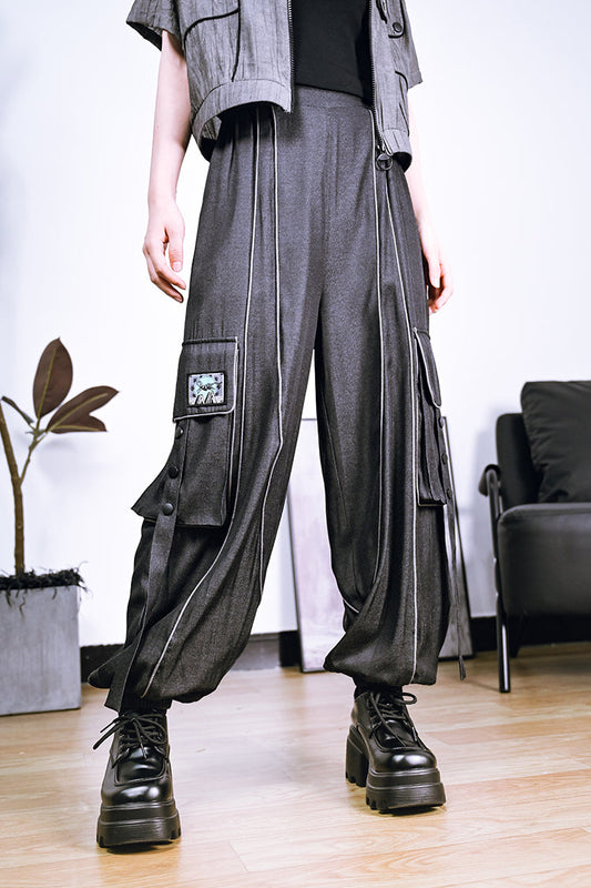 シックなチャイナプリントのドレープパンツ