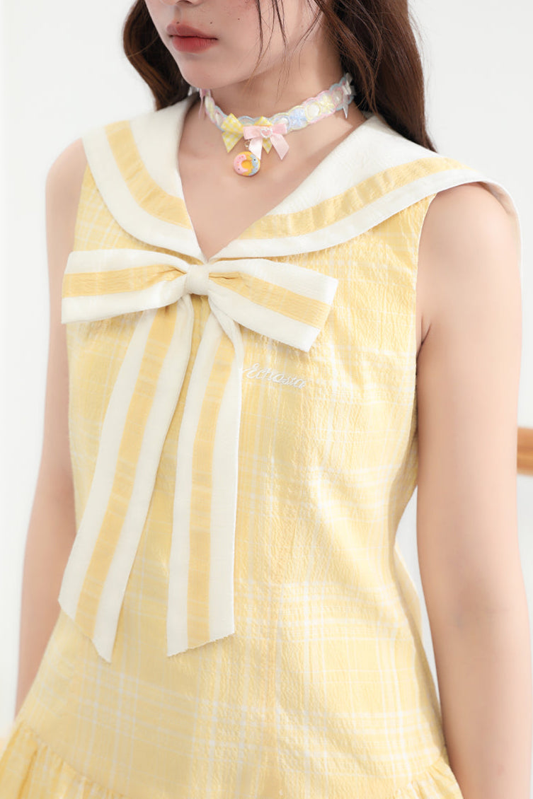 Ärmelloses Kleid mit Schleifendetail und Kürbismotiv