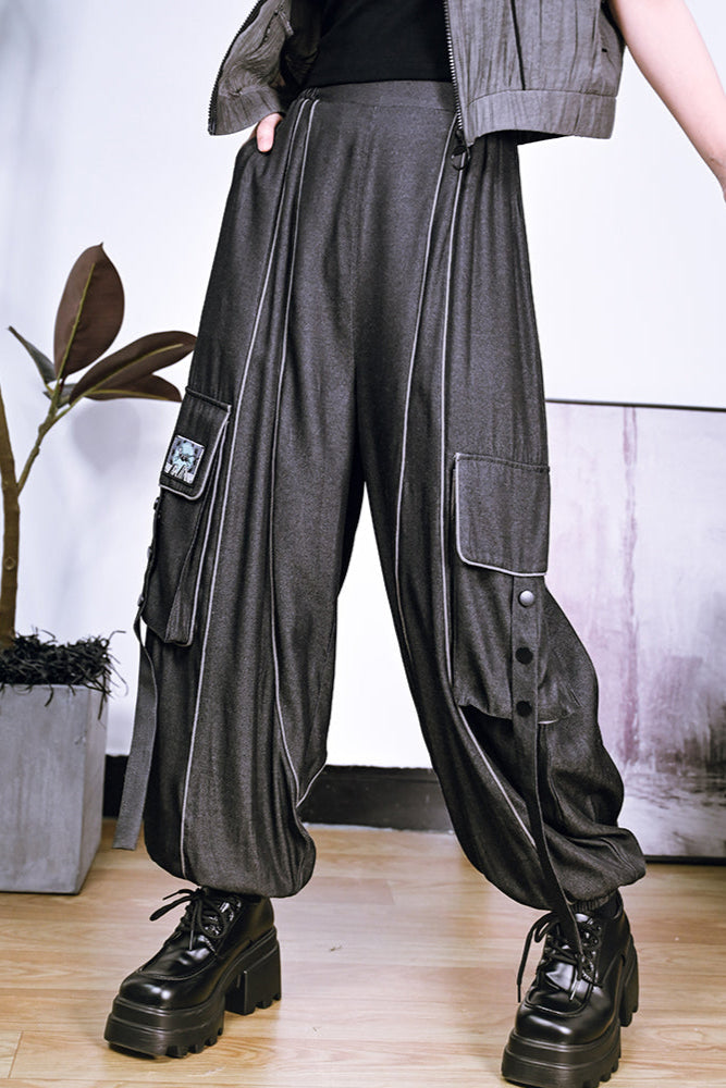 シックなチャイナプリントのドレープパンツ