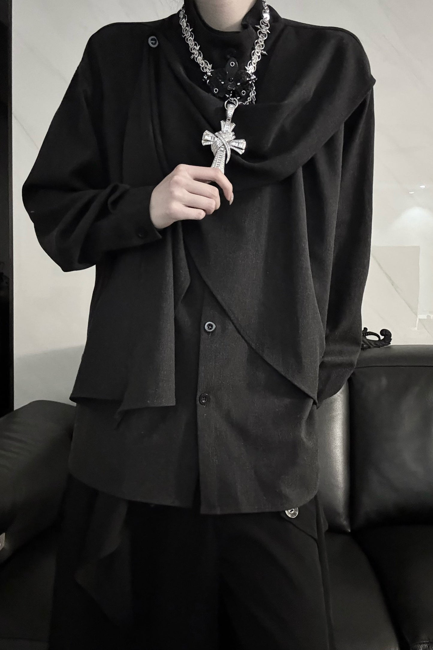 Top Classic Neck Gothic High