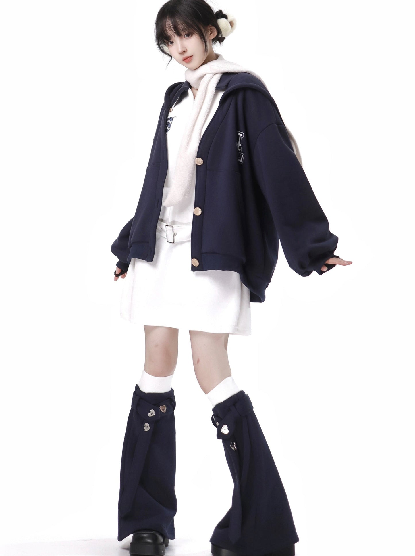 Capricenvy – Blauer College-Anzug im neuen Stil