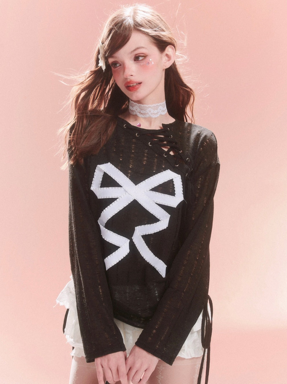 Transparentes, asymmetrisches Spitzenoberteil mit Schleife