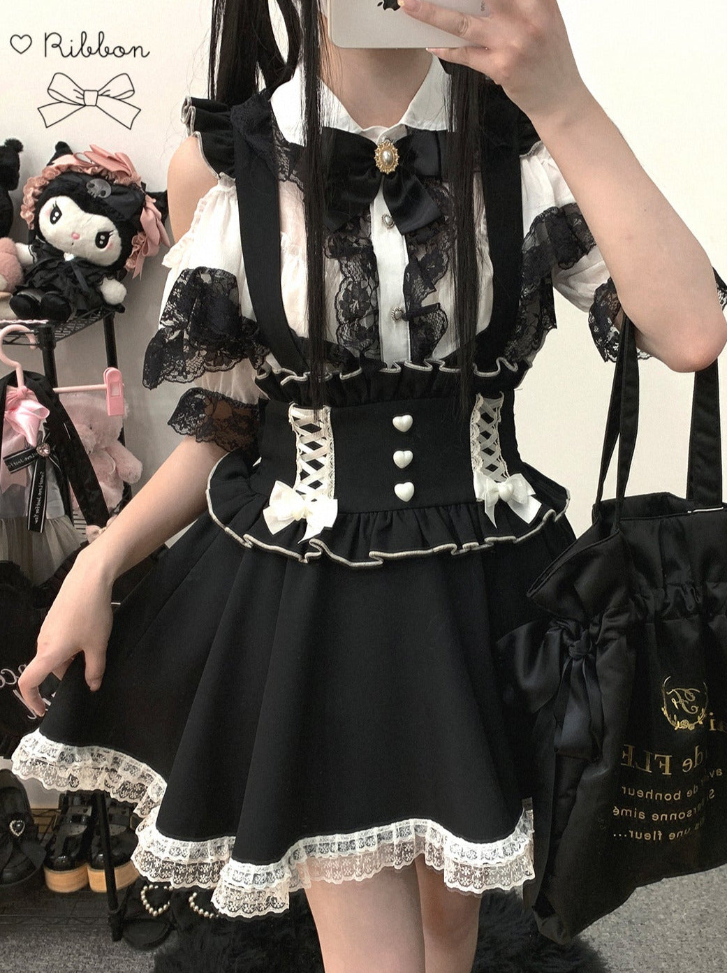 Spitzenrock mit Rüschen-Schulterriemen und Love Back