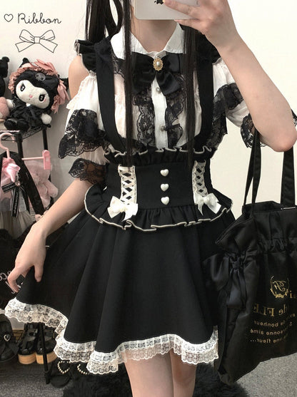 Spitzenrock mit Rüschen-Schulterriemen und Love Back