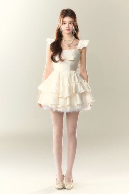 Fliegendes Cremefarbenes Kleid mit Spitzenärmeln und Puffärmeln