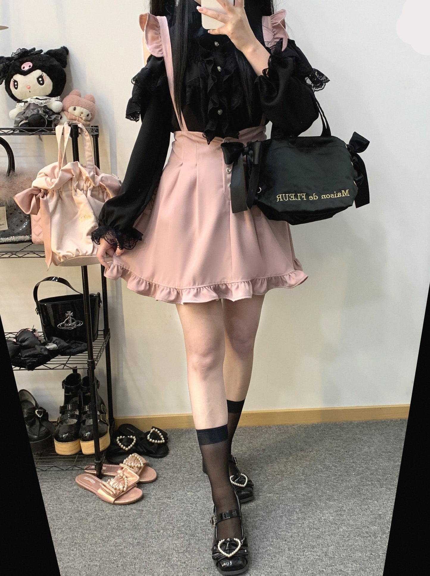 Love – Strapsrock mit Rüschen und Edelsteinen