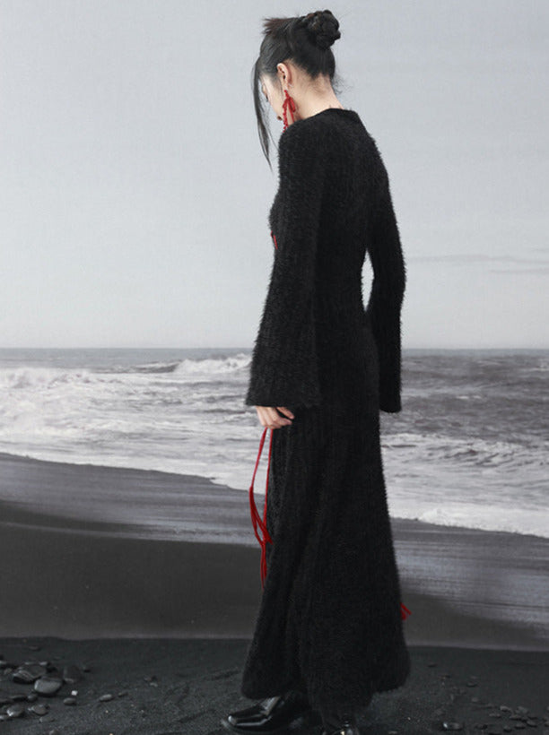 Kontrastkleid Rose Unregelmäßig Rot Strickärmel Dunkel Schwarz Glocke