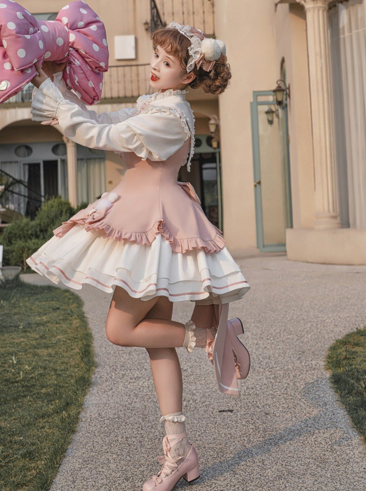 Süßes Lolita-Kleid. Magisches Reservat-Mädchen, mädchenhaft