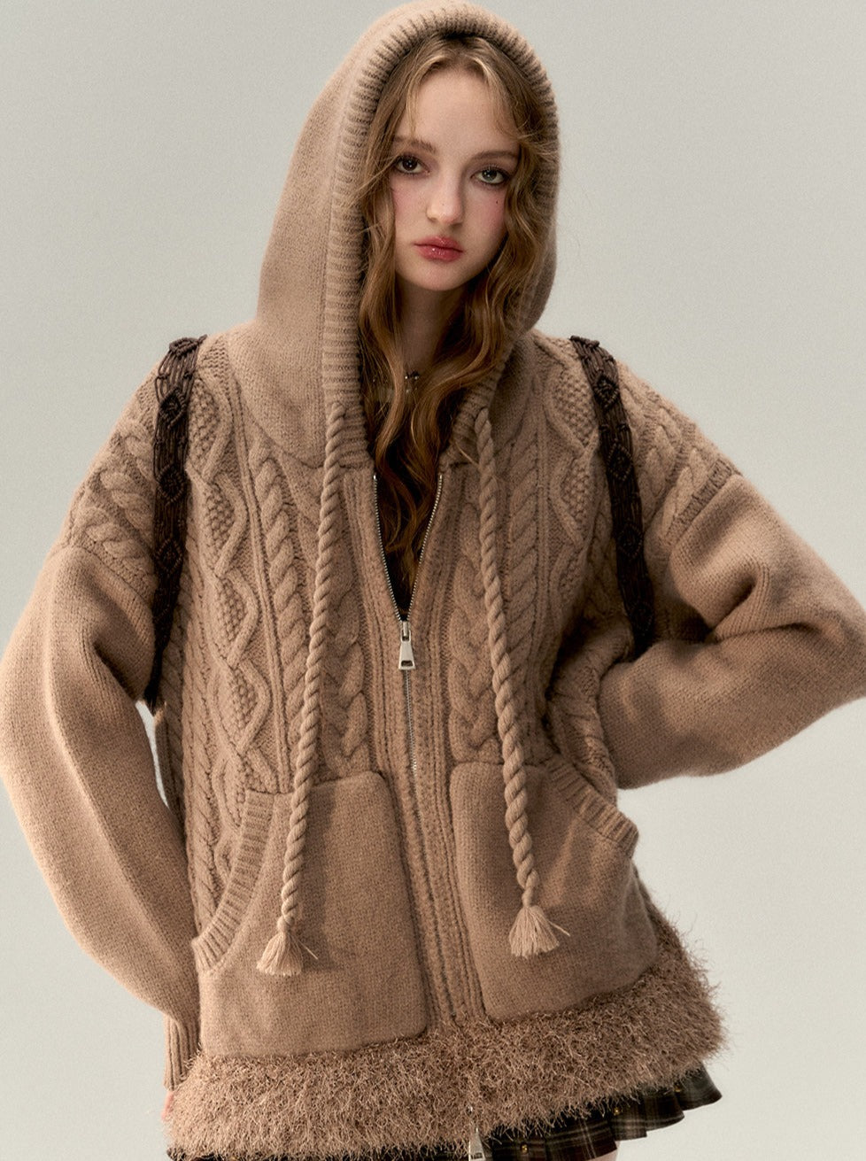 Kapuzenpullover mit Zopfmuster und Reißverschluss