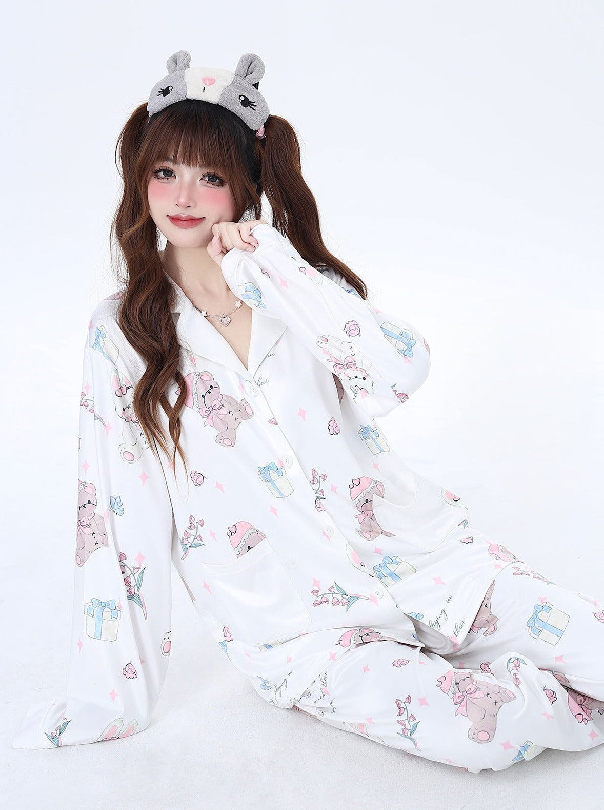 Süßer Pyjama Schlafbär